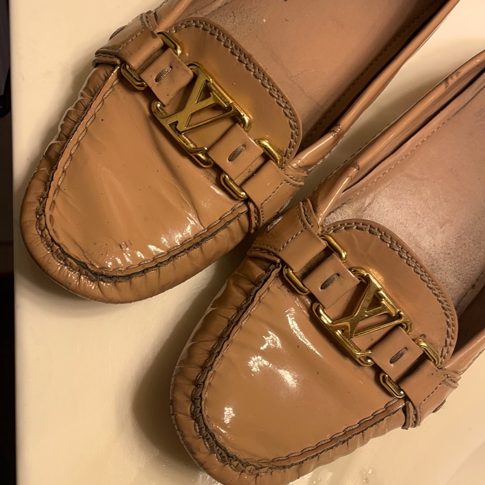 💯 Authentic LV loafers